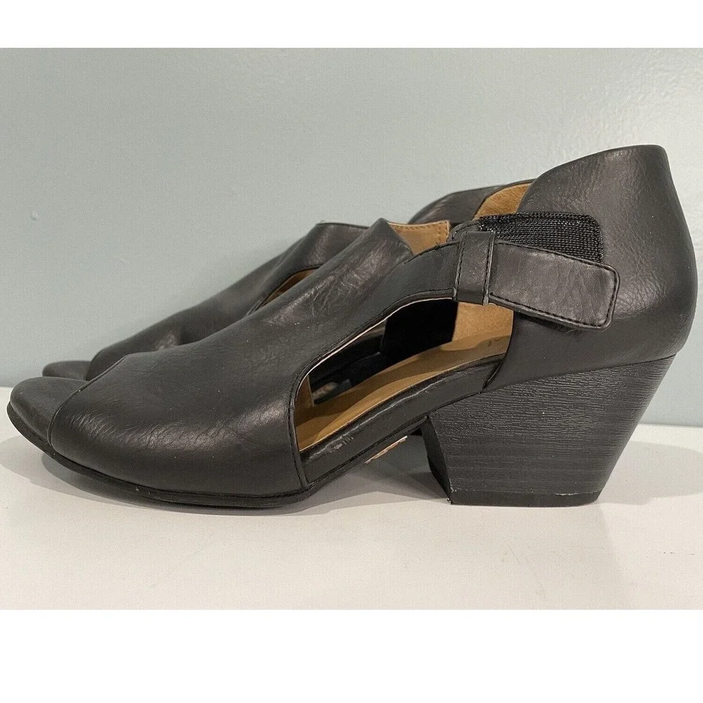 Natural Soul Women's Leather Look Sandals Size 7.5 Black‎ Wedge